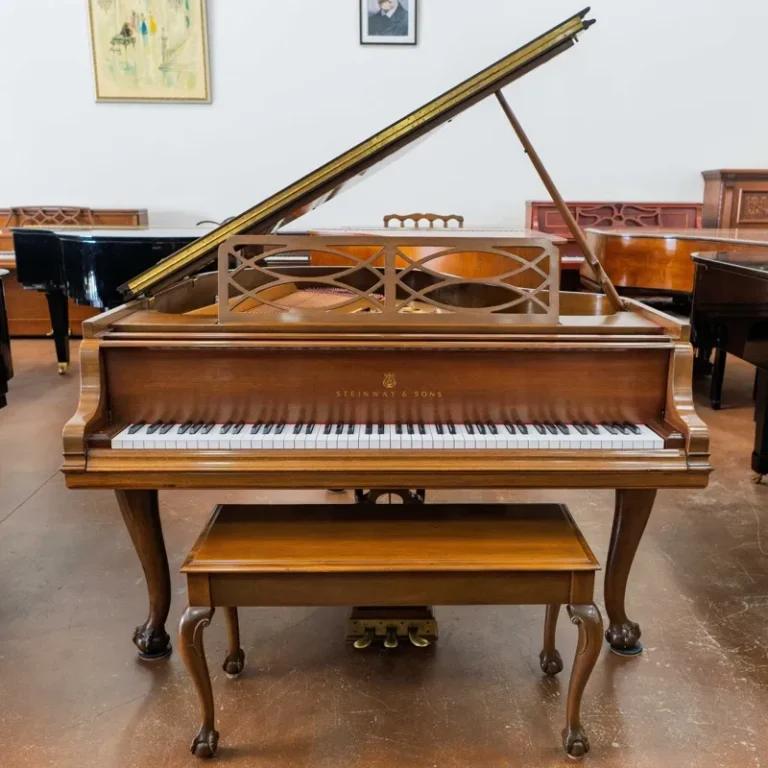 Steinway O-180